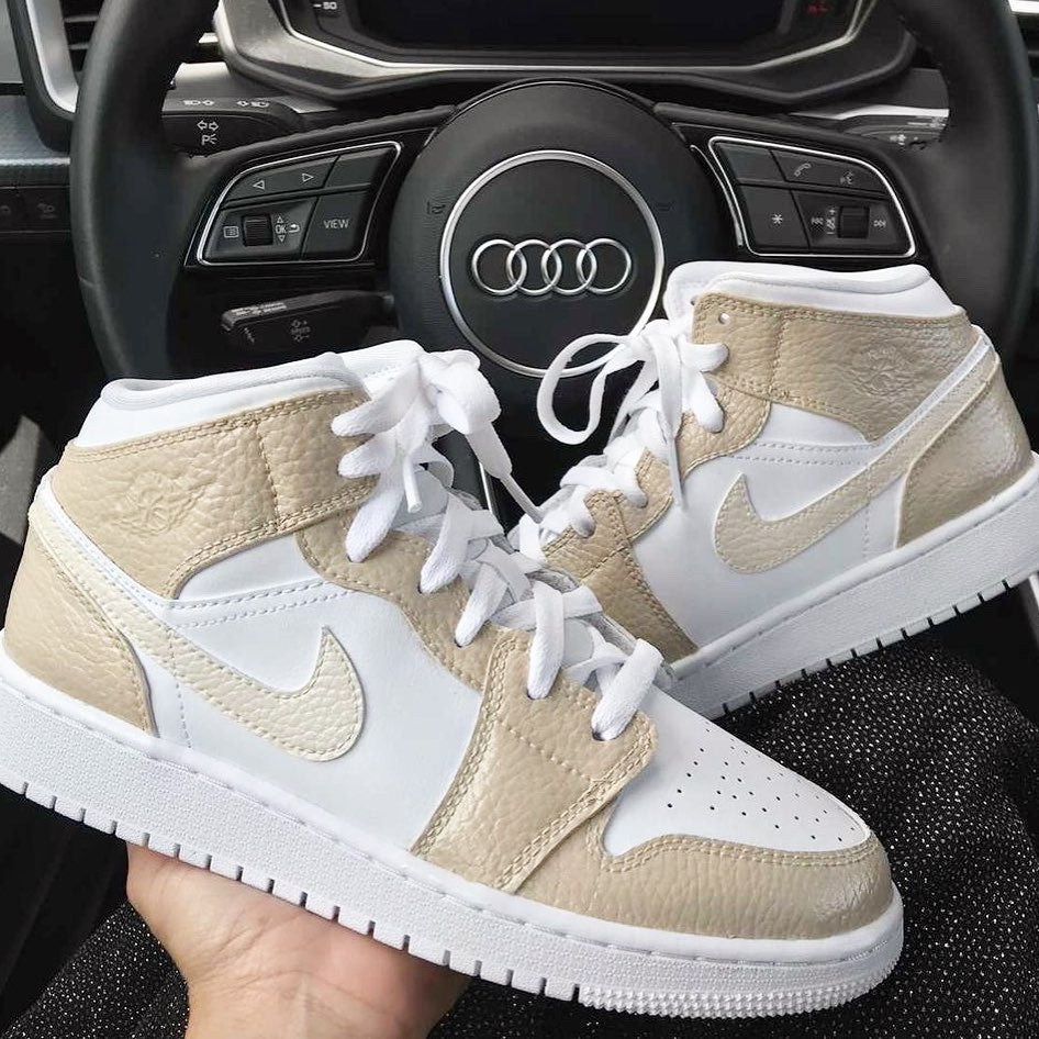 Beige Custom Sneakers Air Jordan 1