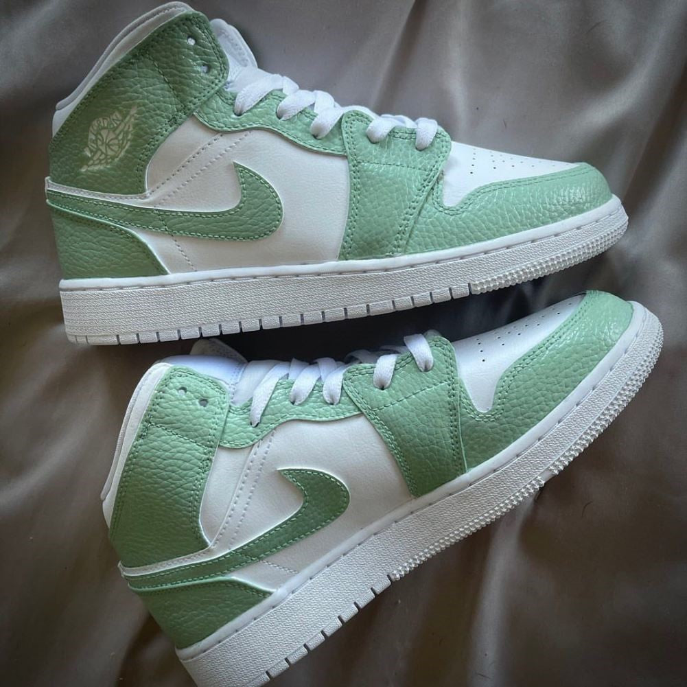 Green Custom Sneakers Air Jordan 1