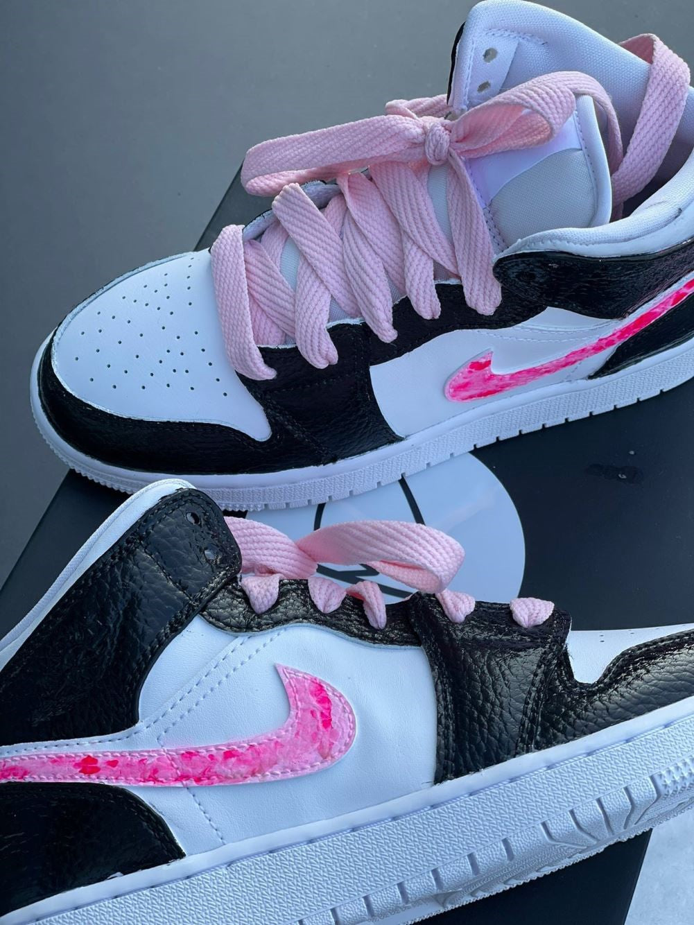 Black Pink Custom Sneakers Air Jordan 1