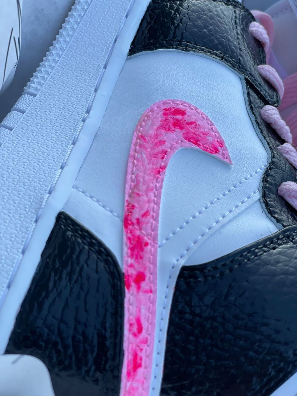 Black Pink Custom Sneakers Air Jordan 1