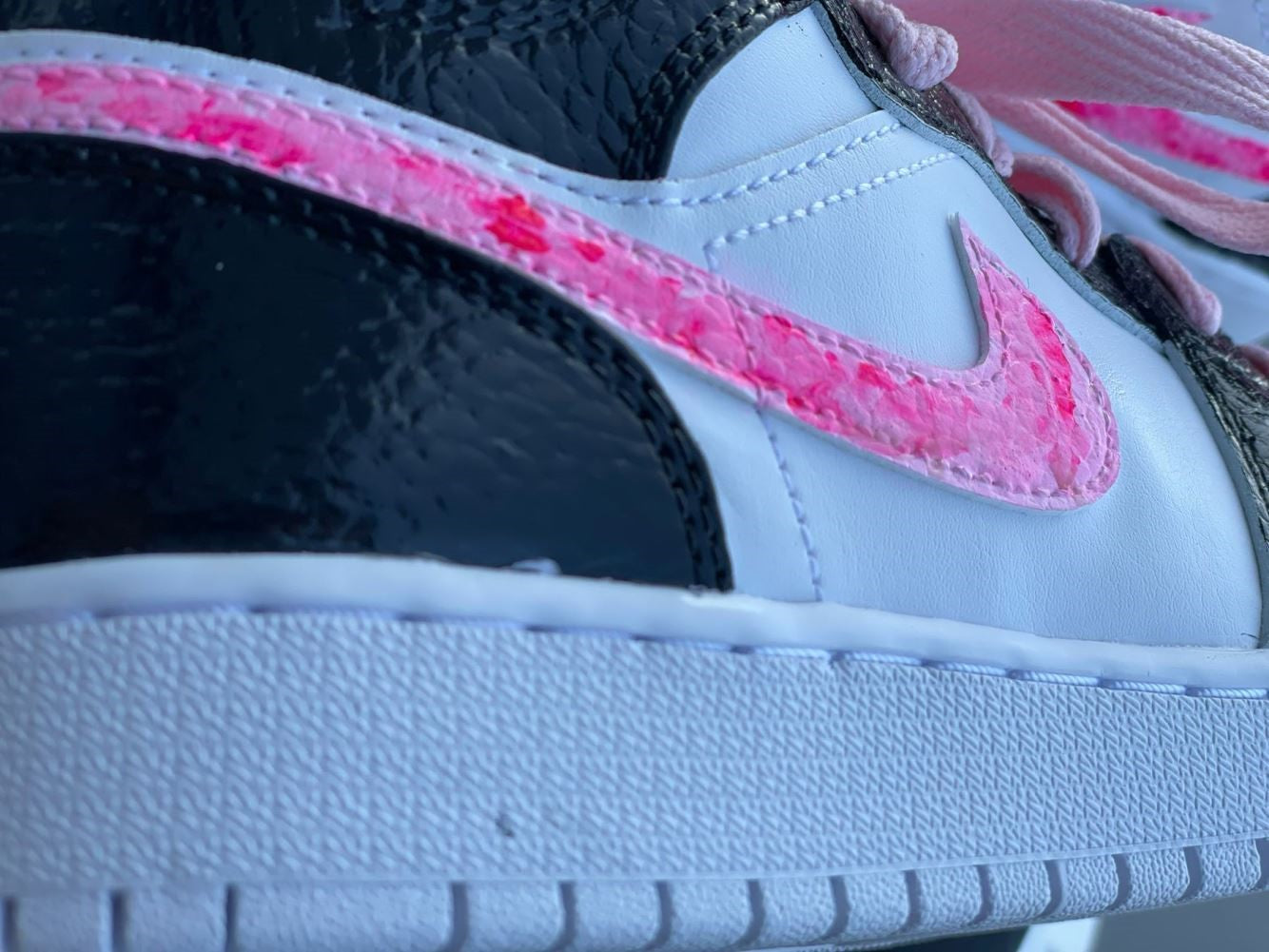 Black Pink Custom Sneakers Air Jordan 1